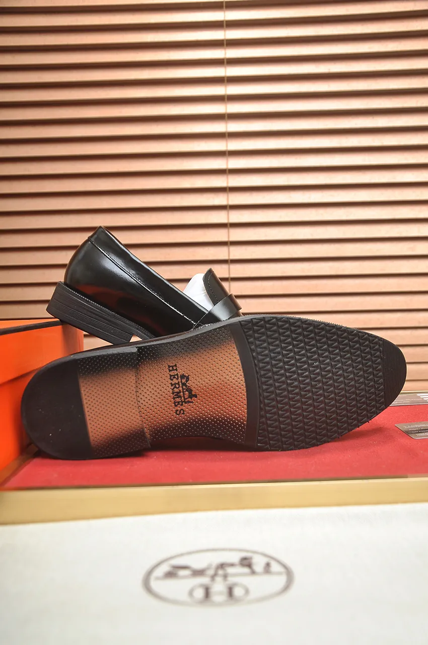Men's shoes💰540💶[HERMES] (cowhide lining)🍀Italian top luxury🍀He does not pursue novel styles and gorgeous colors, but attracts the favor of successful men with his flawless, elegant and classic style. Formal leather shoes This very comfortable, simple and stable style allows you to easily match any style! The pattern is absolutely 1:1 refined from the original case, and we strive for excellence in materials, imported cowhide + cowhide lining💪💪💪extraordinary texture👍! .Code number: 39-45 (45 customized)